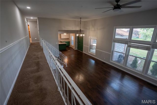 534 Coach Light Lane, Hazelwood, MO 63042