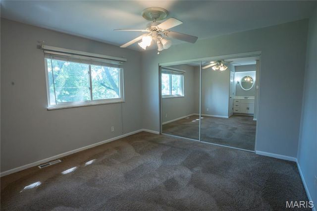534 Coach Light Lane, Hazelwood, MO 63042