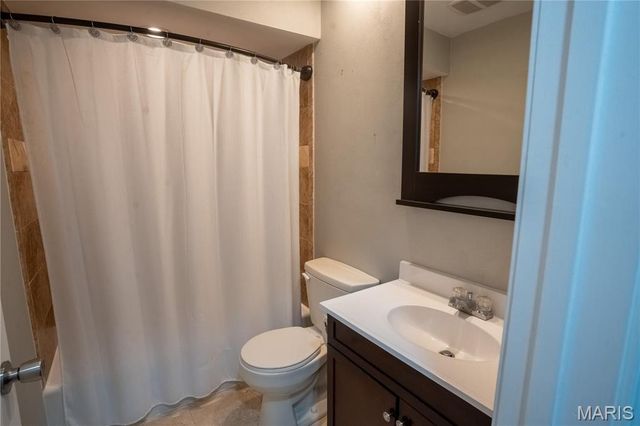 534 Coach Light Lane, Hazelwood, MO 63042