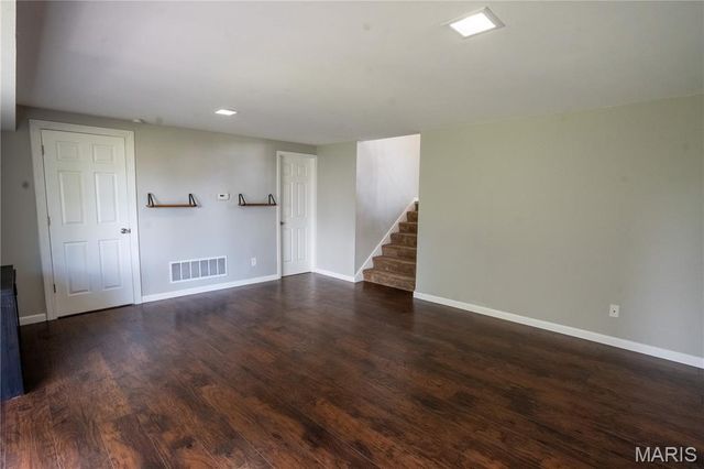 534 Coach Light Lane, Hazelwood, MO 63042