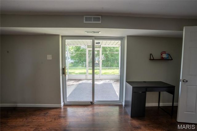 534 Coach Light Lane, Hazelwood, MO 63042