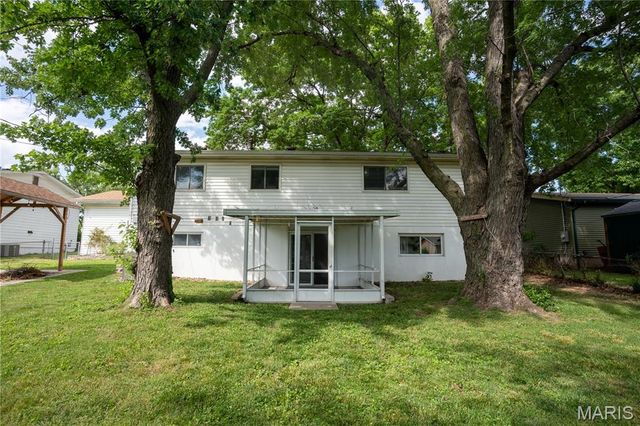 534 Coach Light Lane, Hazelwood, MO 63042