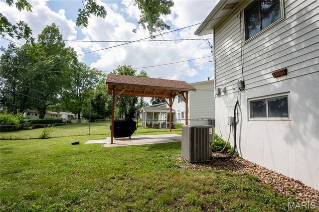 534 Coach Light Lane, Hazelwood, MO 63042