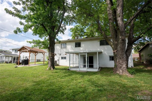 534 Coach Light Lane, Hazelwood, MO 63042