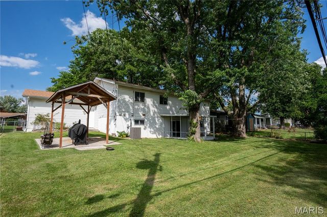 534 Coach Light Lane, Hazelwood, MO 63042