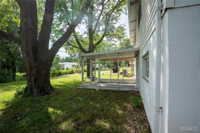 534 Coach Light Lane, Hazelwood, MO 63042