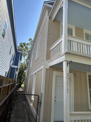 3211 Ave N, Galveston, TX 77550