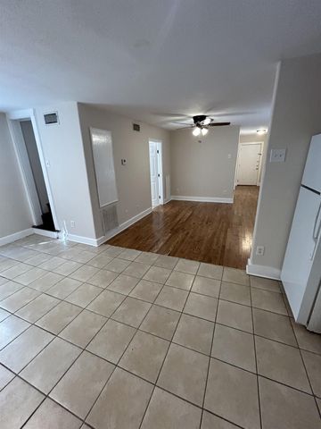 3211 Ave N, Galveston, TX 77550