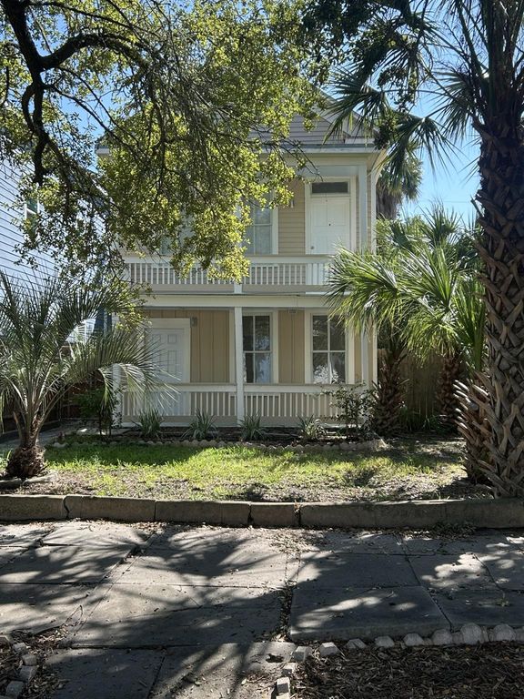 3211 Ave N, Galveston, TX 77550