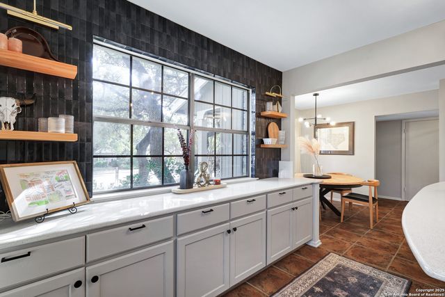 4511 Black Walnut Woods, San Antonio, TX 78249