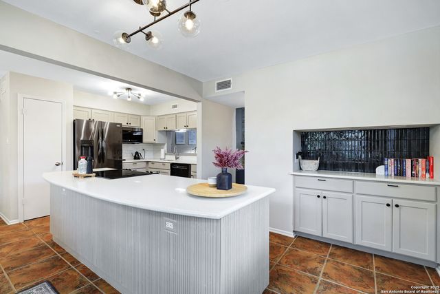 4511 Black Walnut Woods, San Antonio, TX 78249