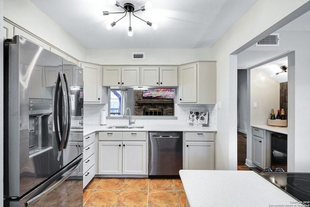 4511 Black Walnut Woods, San Antonio, TX 78249