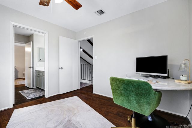 4511 Black Walnut Woods, San Antonio, TX 78249