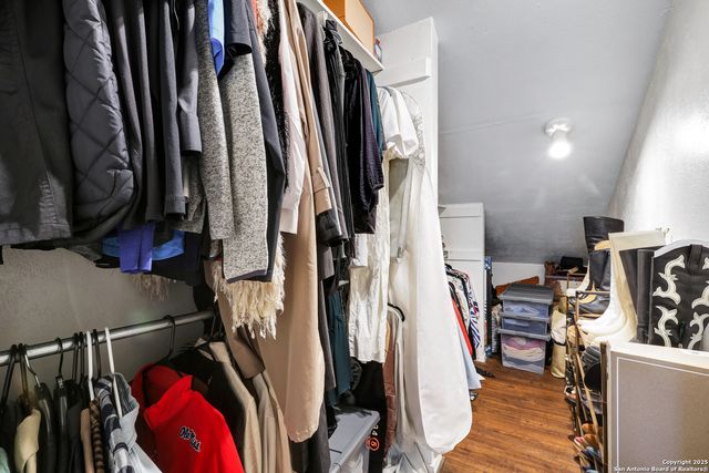 4511 Black Walnut Woods, San Antonio, TX 78249