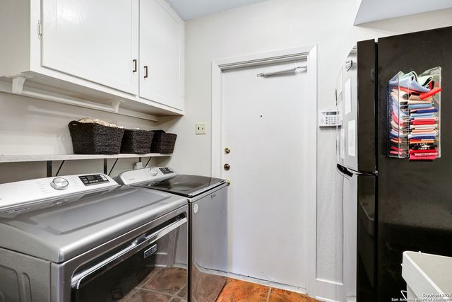 4511 Black Walnut Woods, San Antonio, TX 78249