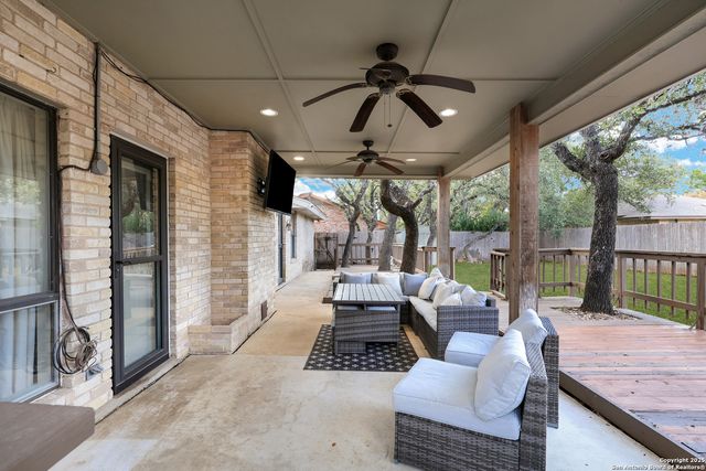 4511 Black Walnut Woods, San Antonio, TX 78249