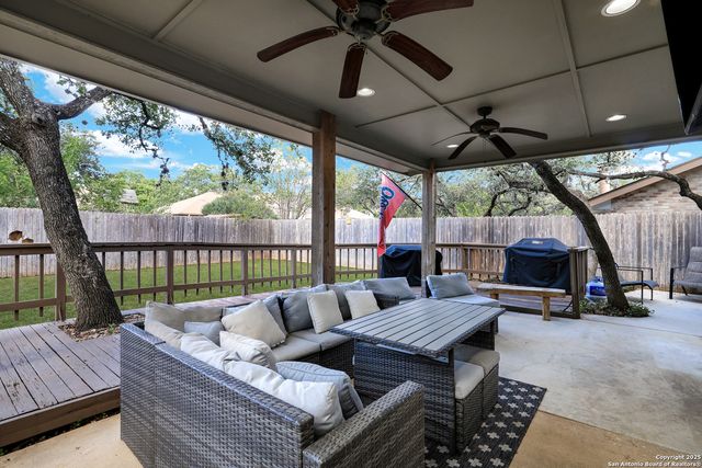 4511 Black Walnut Woods, San Antonio, TX 78249