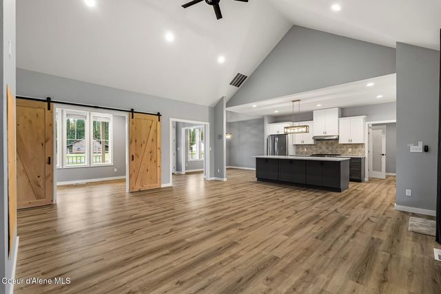 51 Pumphouse Ln, Sagle, ID 83860