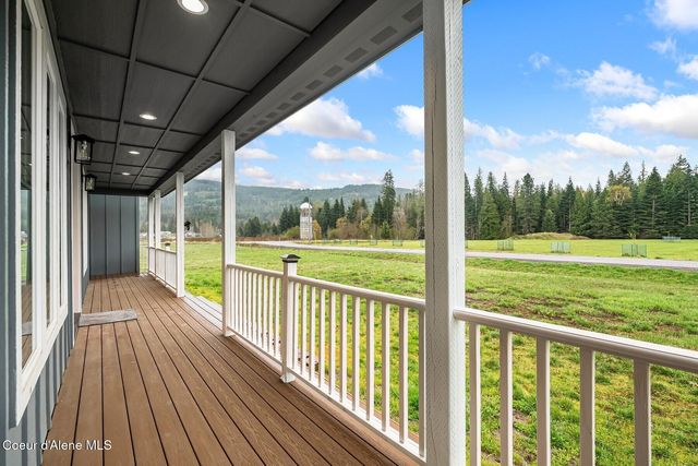 51 Pumphouse Ln, Sagle, ID 83860