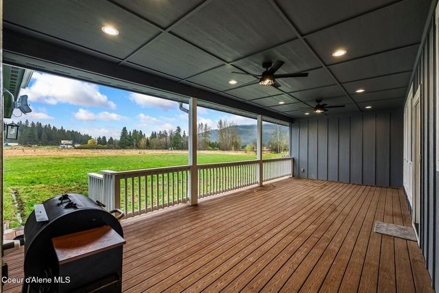 51 Pumphouse Ln, Sagle, ID 83860