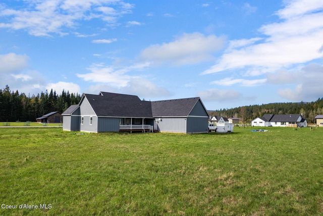 51 Pumphouse Ln, Sagle, ID 83860