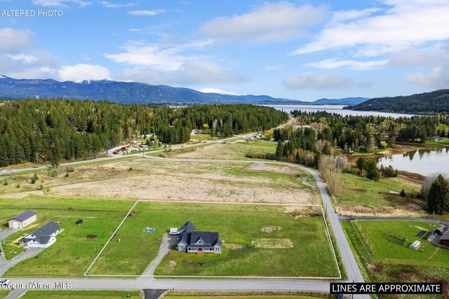 51 Pumphouse Ln, Sagle, ID 83860
