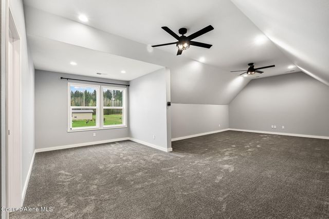 51 Pumphouse Ln, Sagle, ID 83860