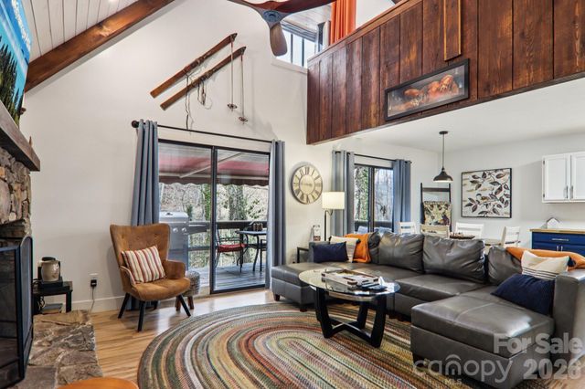 33 Fernbrook Road, Maggie Valley, NC 28751