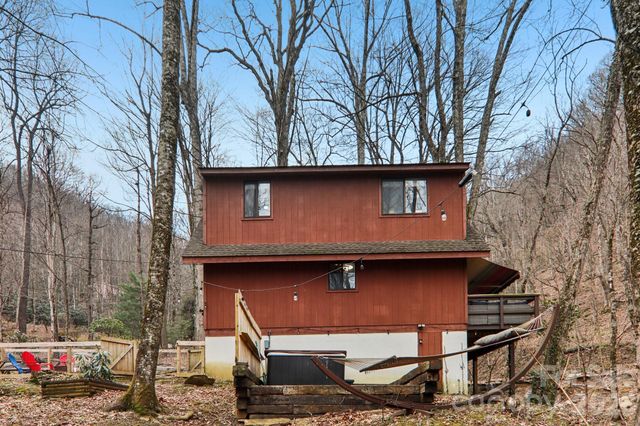 33 Fernbrook Road, Maggie Valley, NC 28751