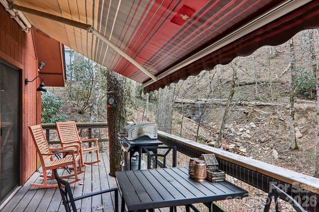 33 Fernbrook Road, Maggie Valley, NC 28751