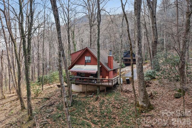 33 Fernbrook Road, Maggie Valley, NC 28751