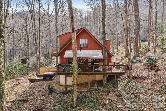 33 Fernbrook Road, Maggie Valley, NC 28751