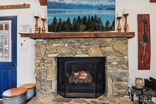 33 Fernbrook Road, Maggie Valley, NC 28751