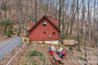 33 Fernbrook Road, Maggie Valley, NC 28751
