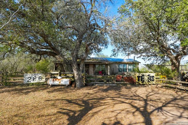 0 Cr 115, Kenedy, TX 78119