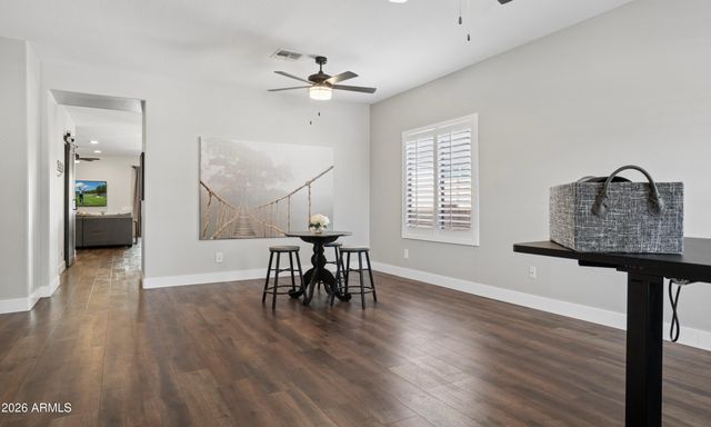 5310 W SADDLEHORN Road, Phoenix, AZ 85083