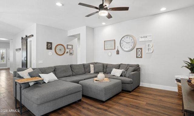 5310 W SADDLEHORN Road, Phoenix, AZ 85083
