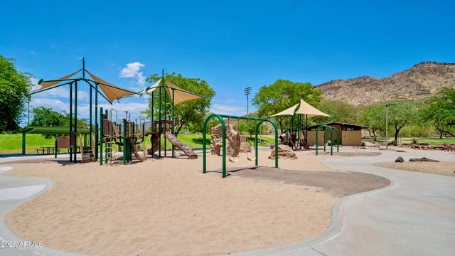 5310 W SADDLEHORN Road, Phoenix, AZ 85083