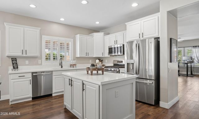 5310 W SADDLEHORN Road, Phoenix, AZ 85083