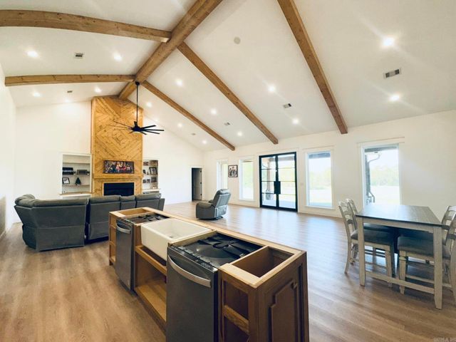 1656 Airport Drive, Mountain View, AR 72560