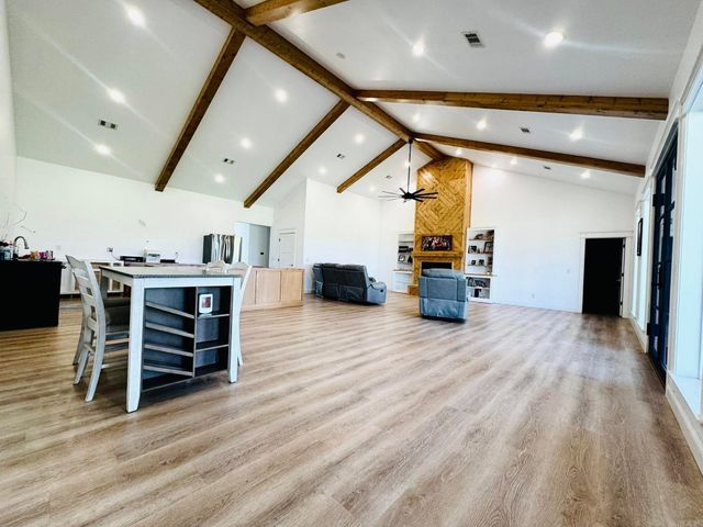 1656 Airport Drive, Mountain View, AR 72560