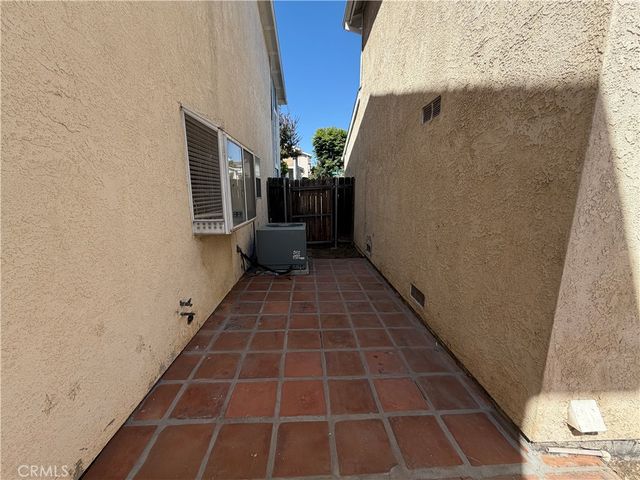 11439 Fox Hollow Lane, Pacoima, CA 91331