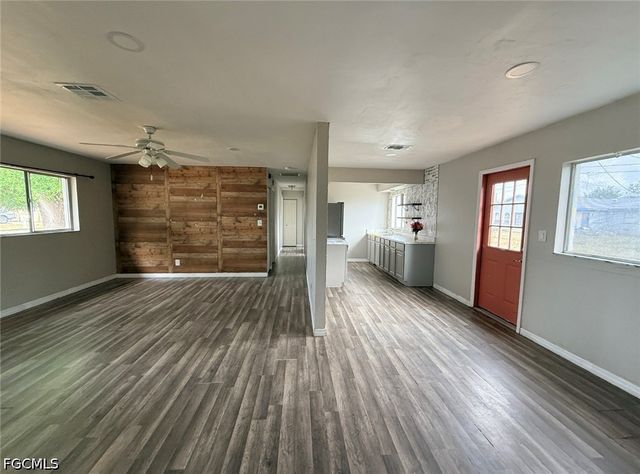 3971 MANASSAS CT, Fort Myers, FL 33905