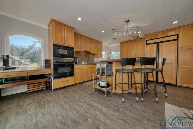 303 Lakeview Dr, Hideaway, TX 75771