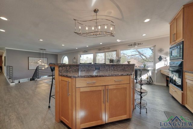 303 Lakeview Dr, Hideaway, TX 75771