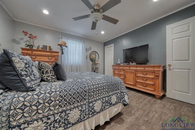 303 Lakeview Dr, Hideaway, TX 75771