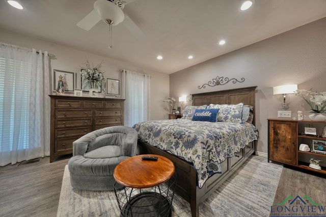 303 Lakeview Dr, Hideaway, TX 75771