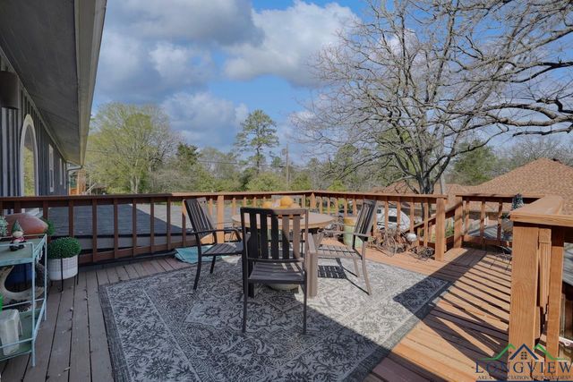303 Lakeview Dr, Hideaway, TX 75771