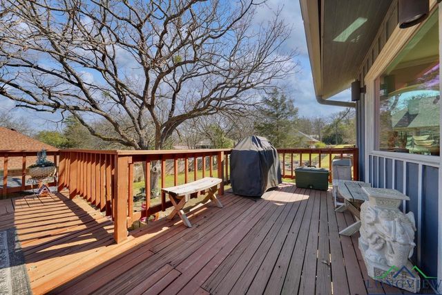 303 Lakeview Dr, Hideaway, TX 75771