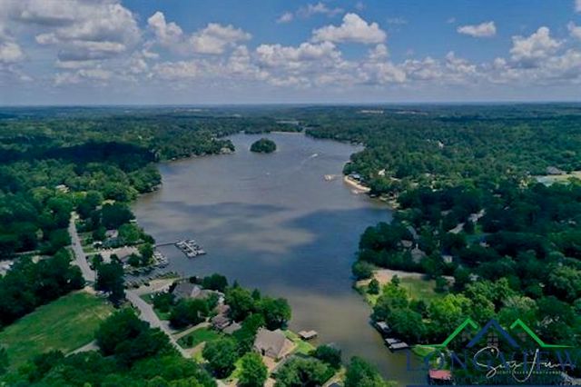 303 Lakeview Dr, Hideaway, TX 75771